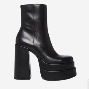 Steve Madden Black Platform Ankle Boots 8.5 stylish boots